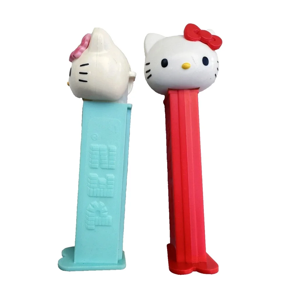 HELLO KITTY - PEZ Red &Blue Dispensers Vintage 1976 Lot 2 Made In Hungary D2